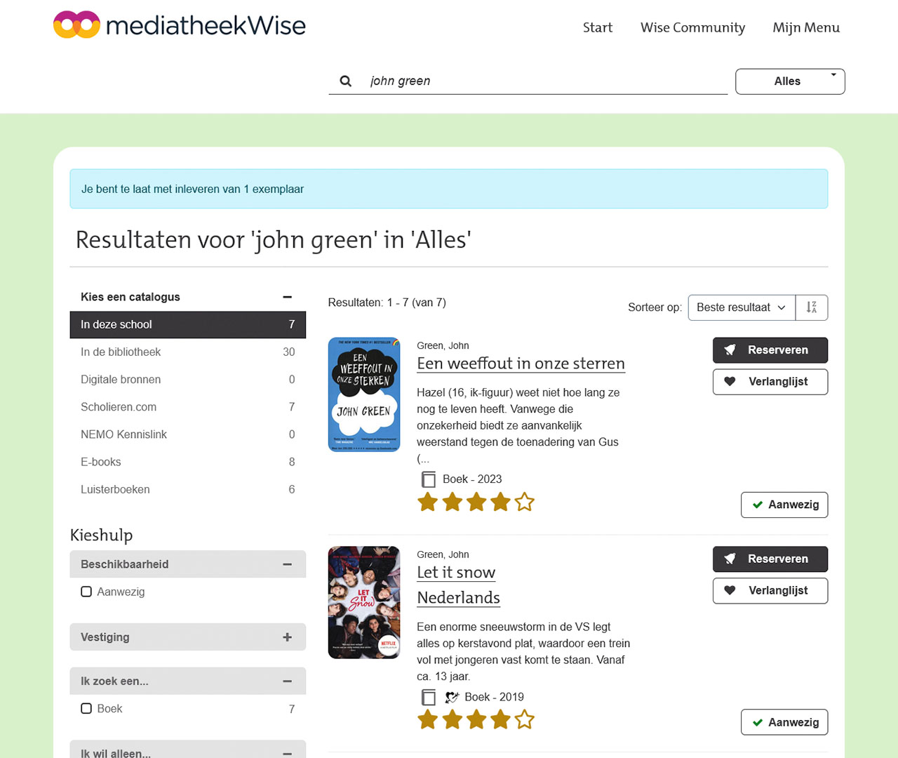 Screenshot van zoekresultaten voor 'john green' in mediatheekWise, met twee boeken: 'Een weeffout in onze sterren' en 'Let it snow'