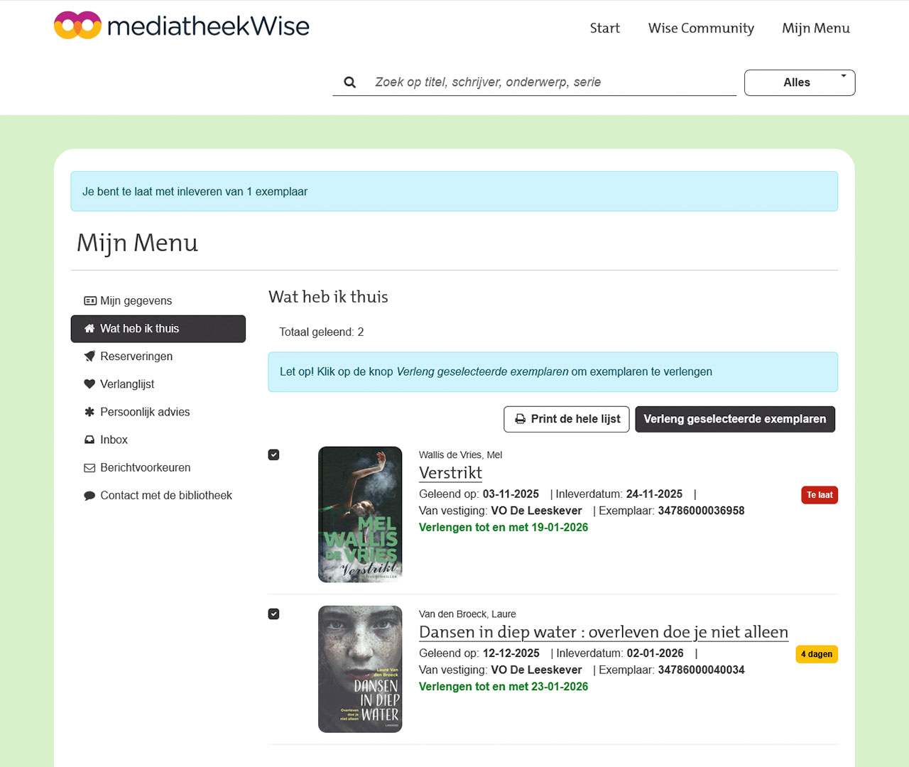 Screenshot van de pagina 'Wat heb ik thuis' in mediatheekWise met twee geleende boeken: 'Verstrikt' en 'Dansen in diep water: overleven doe je niet alleen'