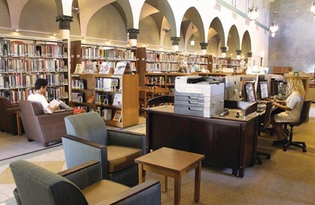 Image of students at Woodbury University Library